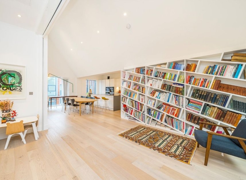 Properties to let in Central Avenue - SW6 2QE view1