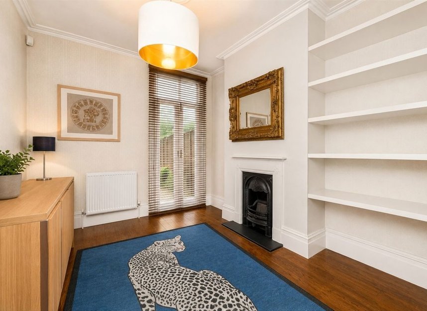 Properties to let in Chambers Gardens - N2 9AL view8