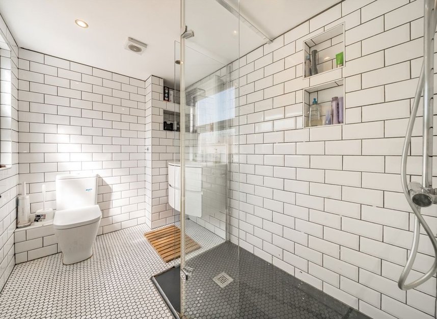 Properties to let in Chambers Gardens - N2 9AL view6