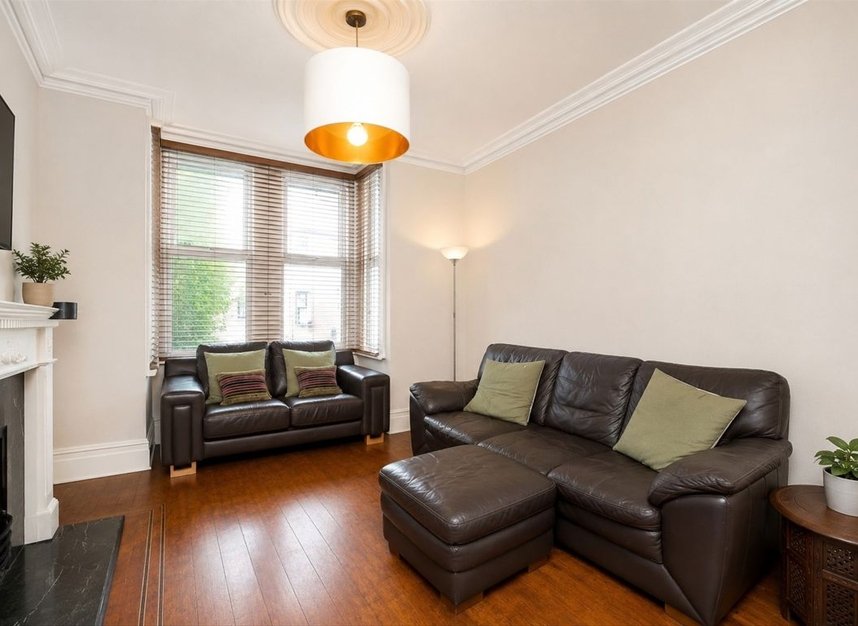 Properties to let in Chambers Gardens - N2 9AL view7