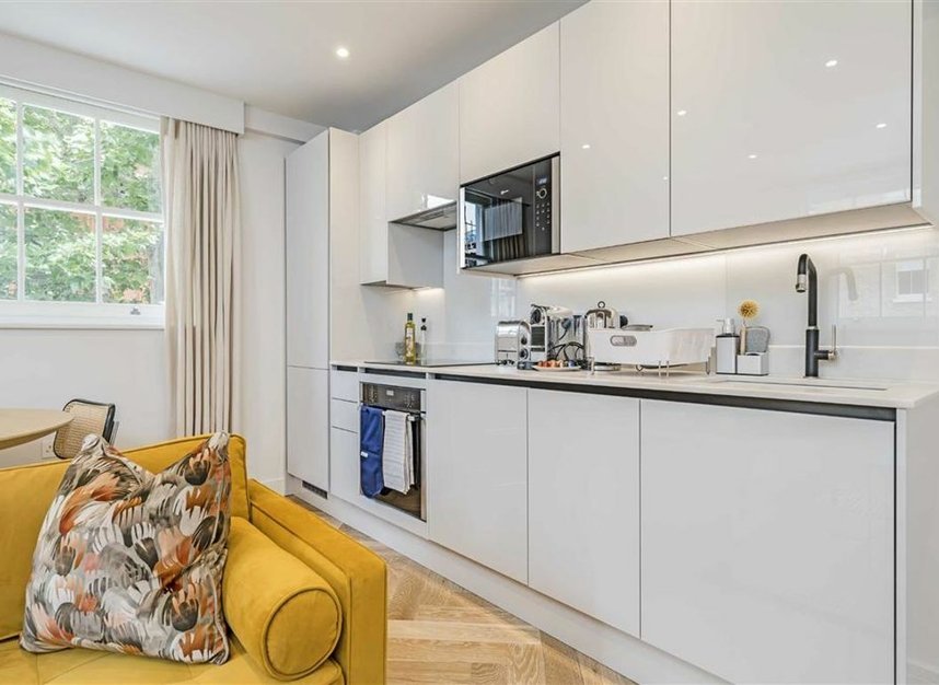 Properties to let in Charlotte Street - W1T 2LX view2