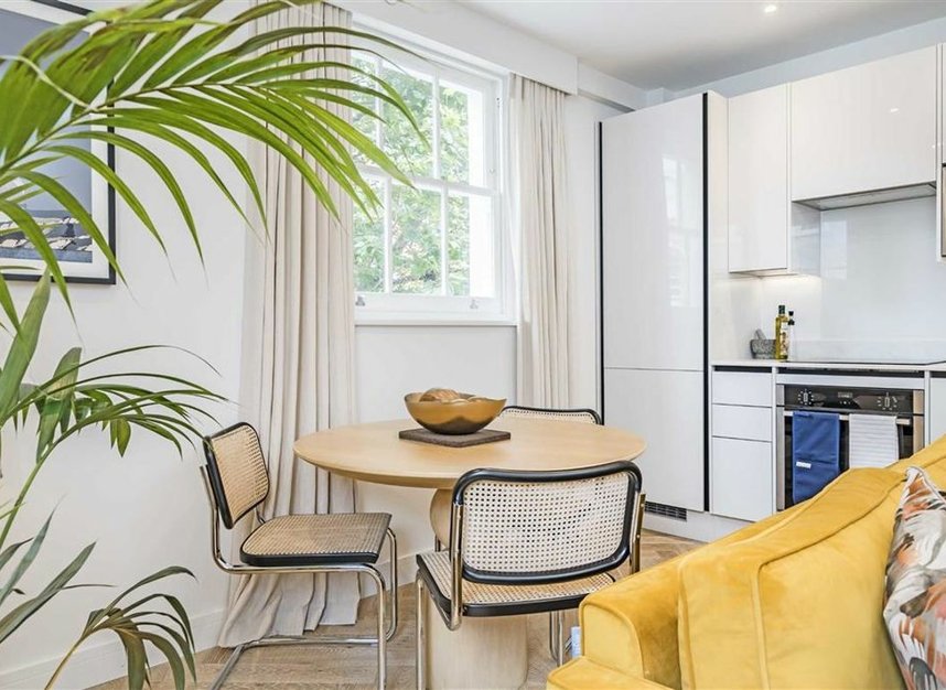 Properties to let in Charlotte Street - W1T 2LX view4