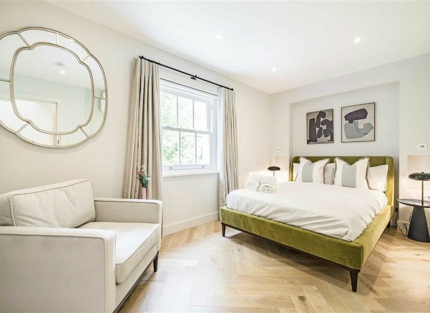 Properties to let in Charlotte Street - W1T 2LX view5