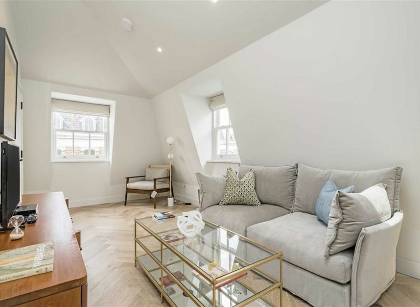 Properties to let in Charlotte Street - W1T 2LX view2
