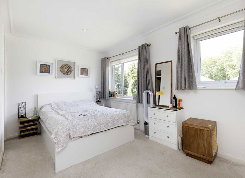 Properties to let in Chaseley Drive - W4 4BD view4