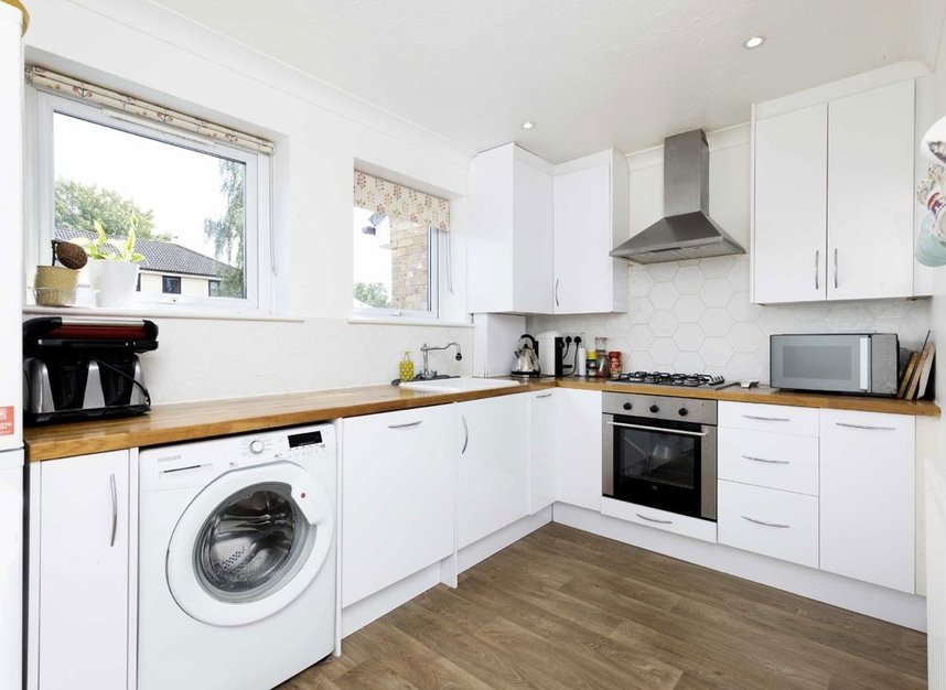 Properties to let in Chaseley Drive - W4 4BD view3