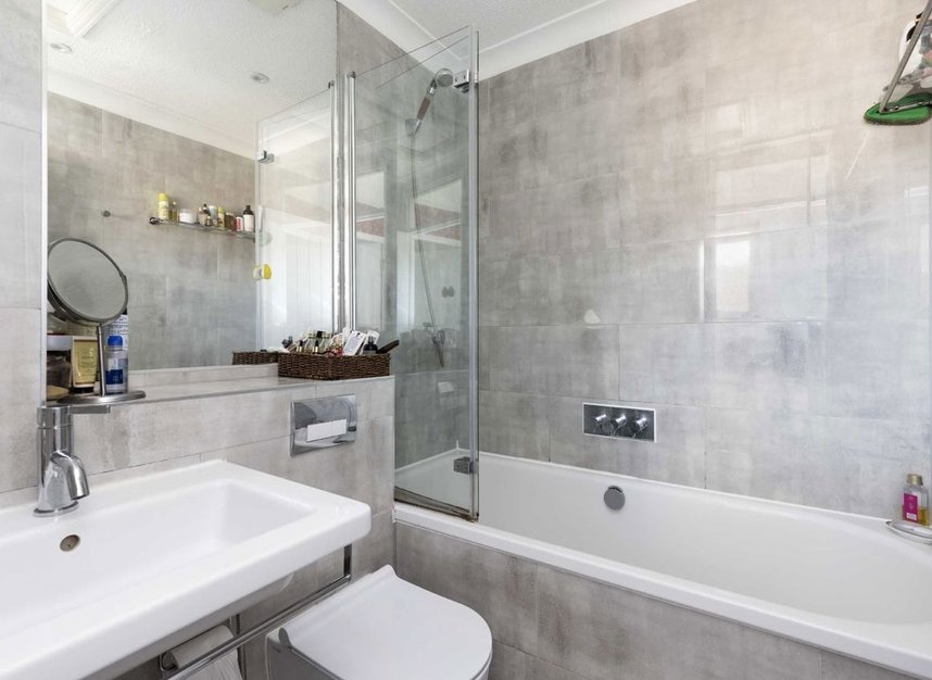 Properties to let in Chaseley Drive - W4 4BD view6