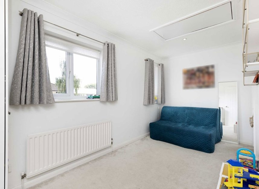 Properties to let in Chaseley Drive - W4 4BD view5