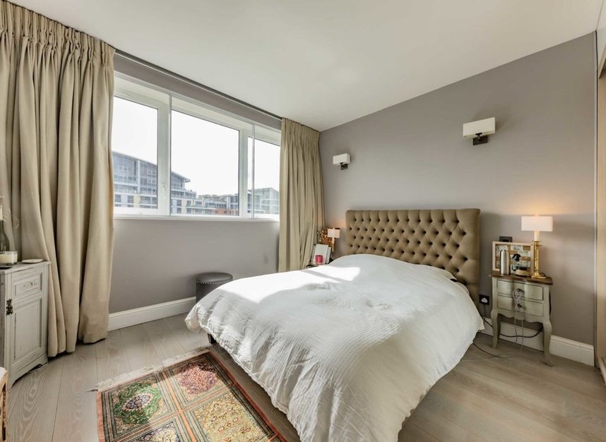 Properties to let in Chelsea Crescent - SW10 0XB view7