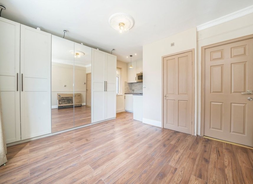 Properties to let in Cherry Crescent - TW8 8NN view4