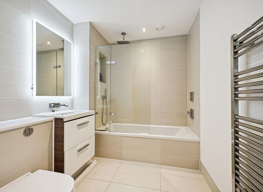 Properties to let in Chiswick High Road - W4 5AG view5