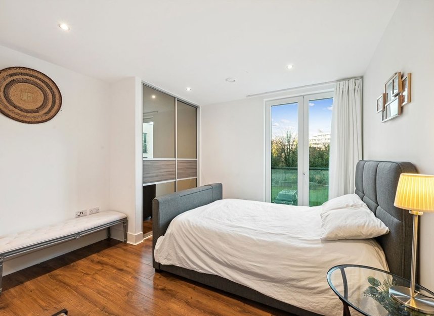 Properties to let in Chiswick High Road - W4 5AG view3