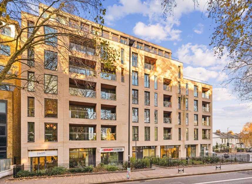 Properties to let in Chiswick High Road - W4 5AG view1