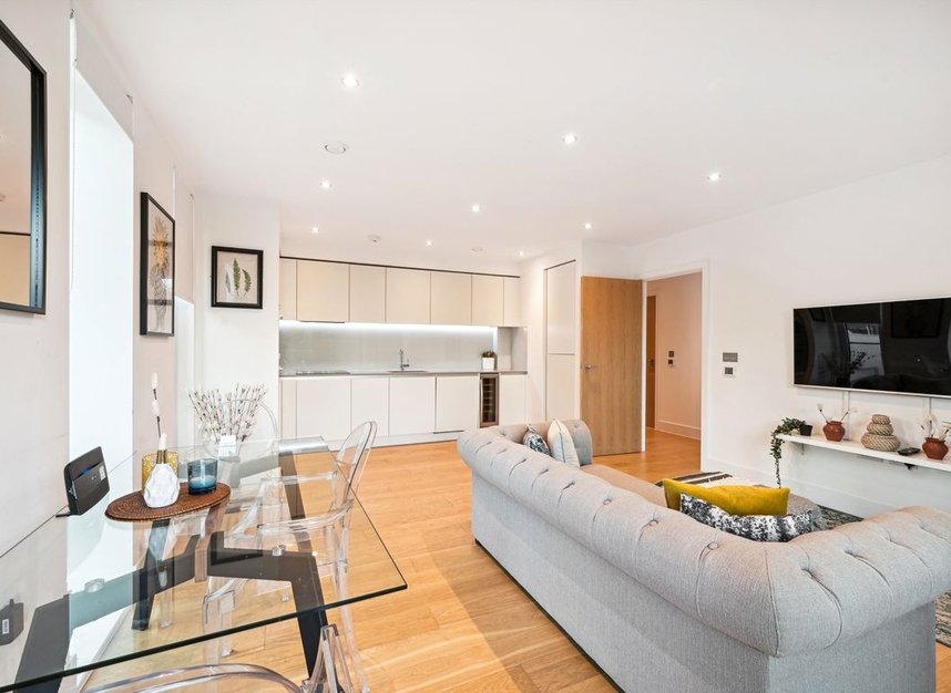 Properties to let in Chiswick High Road - W4 5AG view2
