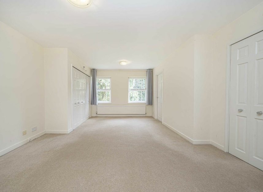 Properties to let in Church Road - TW10 5HG view5
