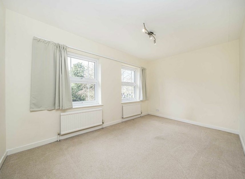 Properties to let in Church Road - TW10 5HG view7