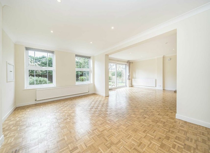 Properties to let in Church Road - TW10 5HG view2