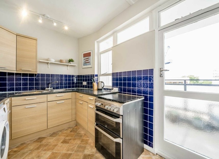 Properties let in Churchill Gardens - SW1V 3JD view4