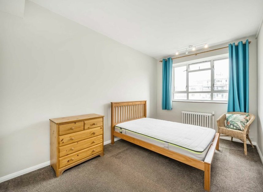 Properties let in Churchill Gardens - SW1V 3JD view6