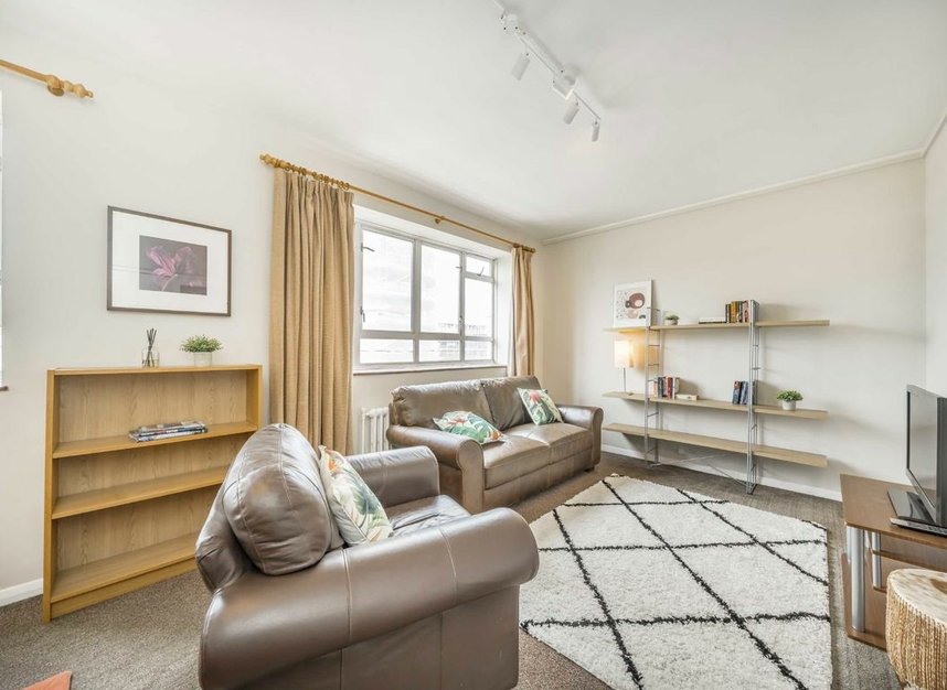 Properties let in Churchill Gardens - SW1V 3JD view3