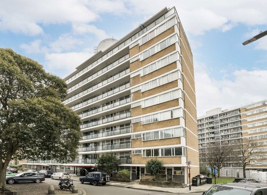 Properties let in Churchill Gardens - SW1V 3BY view1