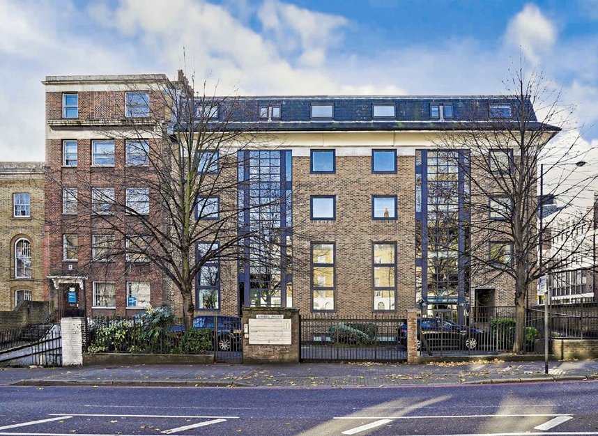 Properties to let in City Road - EC1V 2PZ view1