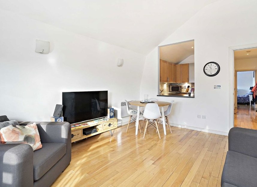 Properties to let in City Road - EC1V 2PZ view2