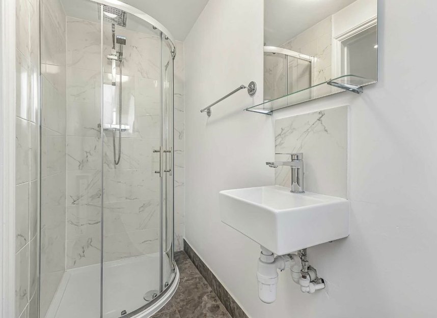 Properties let in Clarence Mews - SE16 5GD view9