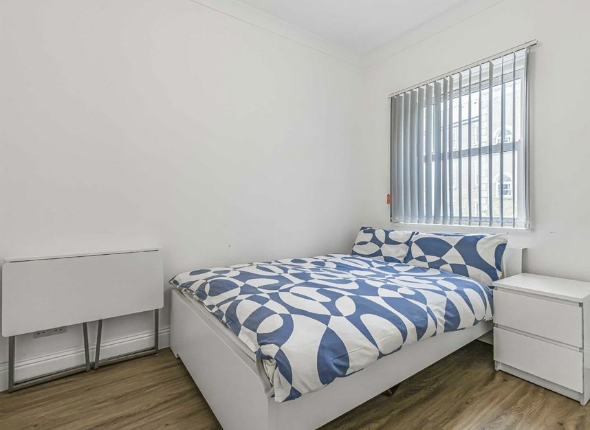 Properties let in Clarence Mews - SE16 5GD view7