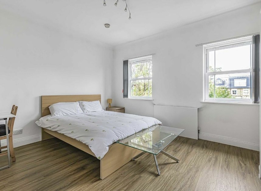 Properties let in Clarence Mews - SE16 5GD view4