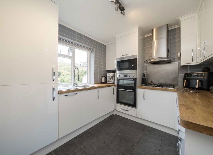 Properties let in Clarence Road - W4 3AS view4