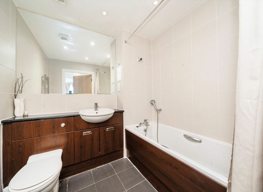 Properties to let in Clayponds Lane - TW8 0GX view9