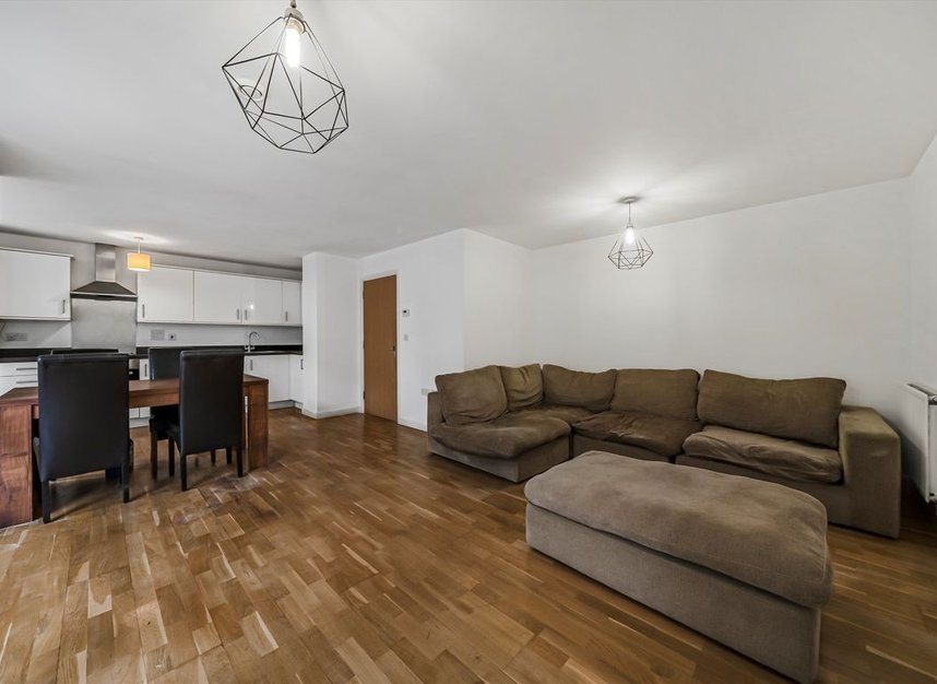 Properties to let in Clayponds Lane - TW8 0GR view3