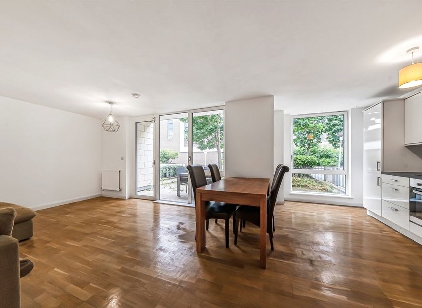 Properties to let in Clayponds Lane - TW8 0GR view2