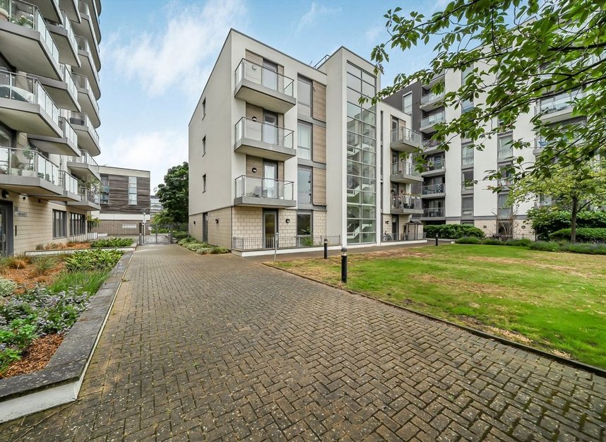 Properties to let in Clayponds Lane - TW8 0GR view1