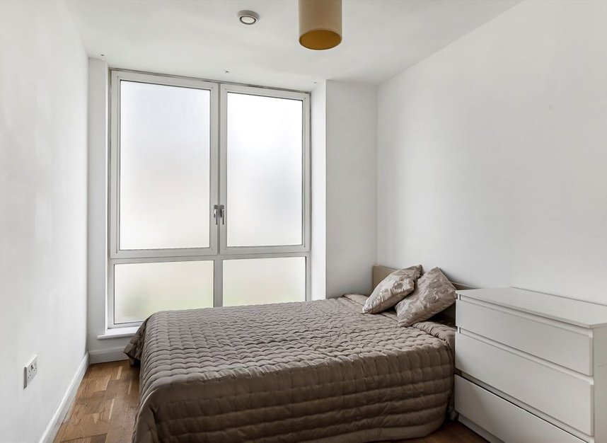 Properties to let in Clayponds Lane - TW8 0GR view6