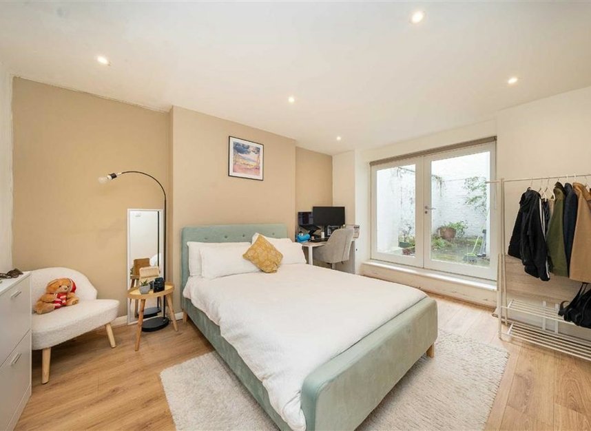 Properties let in Cleveland Gardens - W2 6HA view4