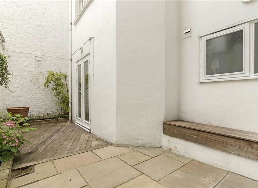 Properties let in Cleveland Gardens - W2 6HA view7