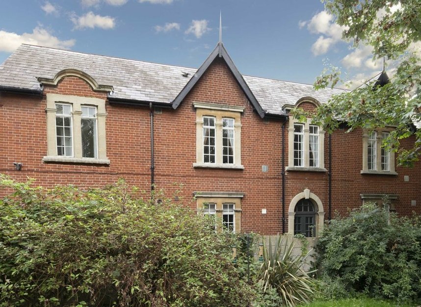 Clifden Road, Brentford, TW8