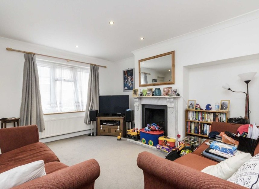 House semidetached to rent in Cobbett Road, Twickenham, TW2 (Ref