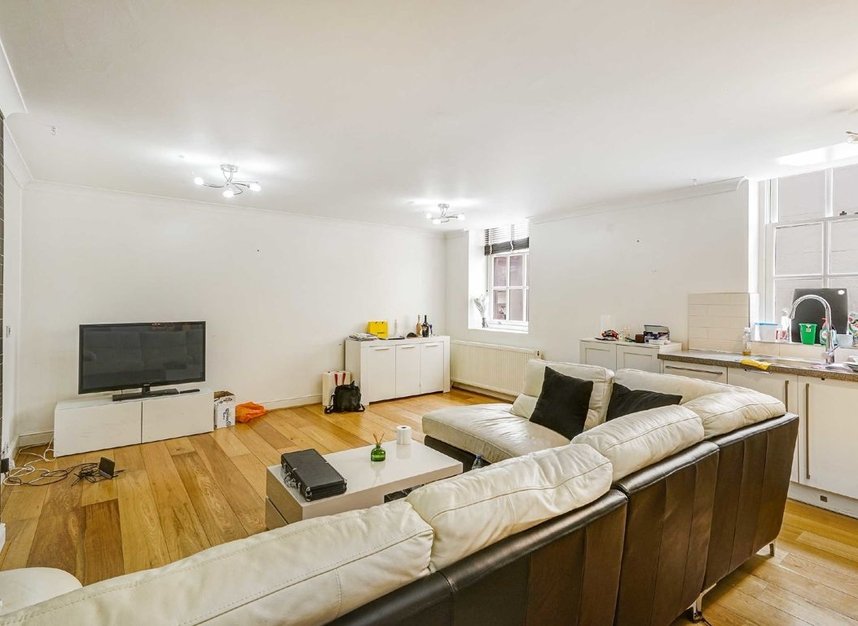 Flat to rent in College Hill, London, EC4R (Ref 181877) Dexters