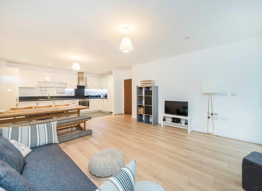 Properties let in Commercial Road - E1 1FE view4