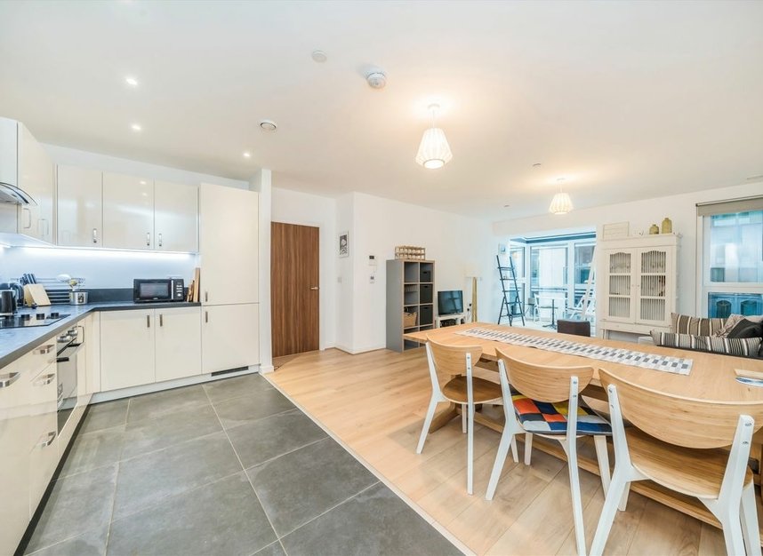 Properties let in Commercial Road - E1 1FE view5