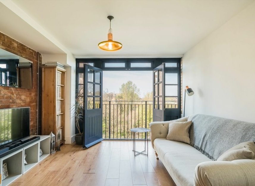 Properties let in Copperfield Road - E3 4RT view2
