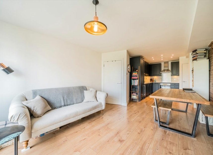 Properties let in Copperfield Road - E3 4RT view4