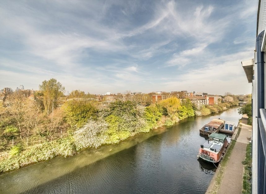 Properties let in Copperfield Road - E3 4RT view8
