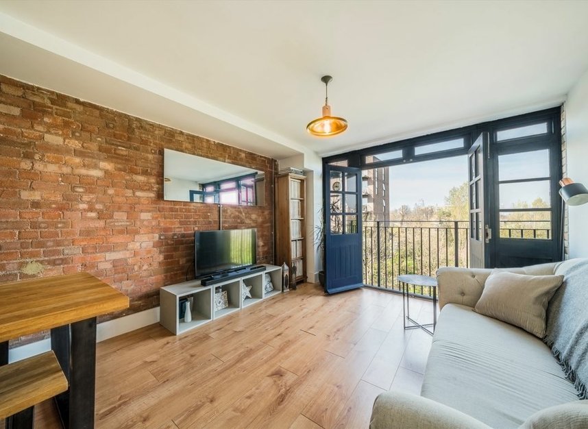 Properties let in Copperfield Road - E3 4RT view3