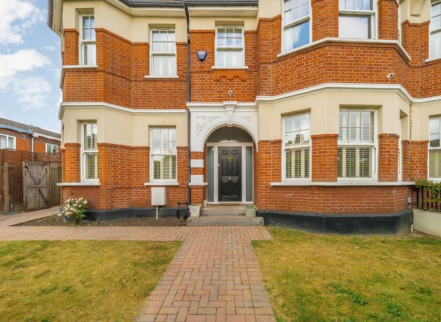 Properties to let in Coppetts Road - N10 1HR view16