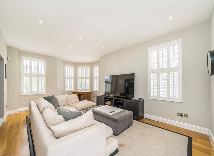Properties to let in Coppetts Road - N10 1HR view2
