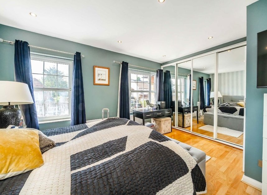 Properties let in Coppice Walk - N20 8DA view8